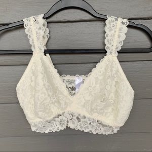 Mae Lace Pullover Bralette